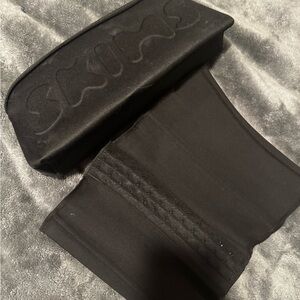 SKIMS Black Shaping Belt